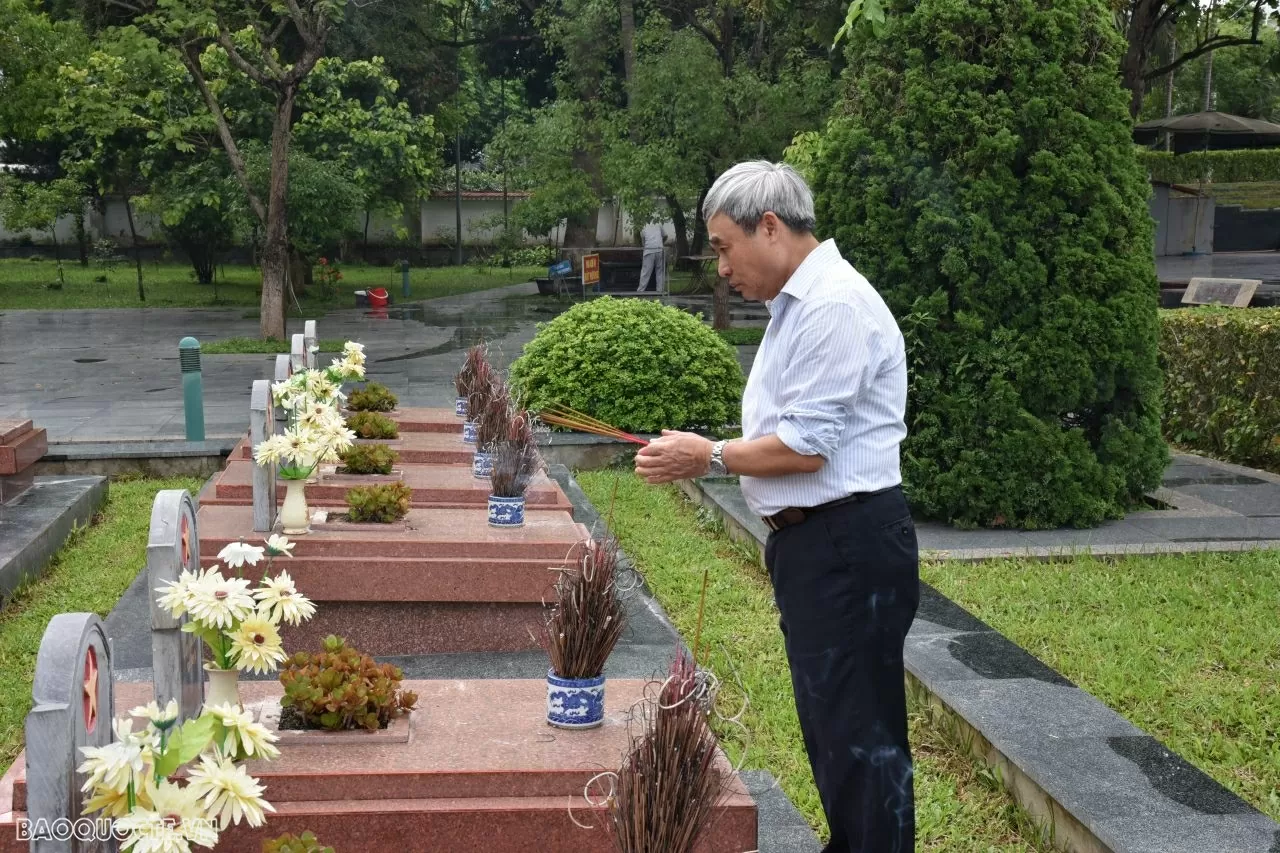 Đẩy mạnh bồi dưỡng kiến thức biên giới lãnh thổ cho cán bộ ngoại giao Đẩy mạnh bồi dưỡng kiến thức biên giới lãnh thổ cho cán bộ ngoại giao