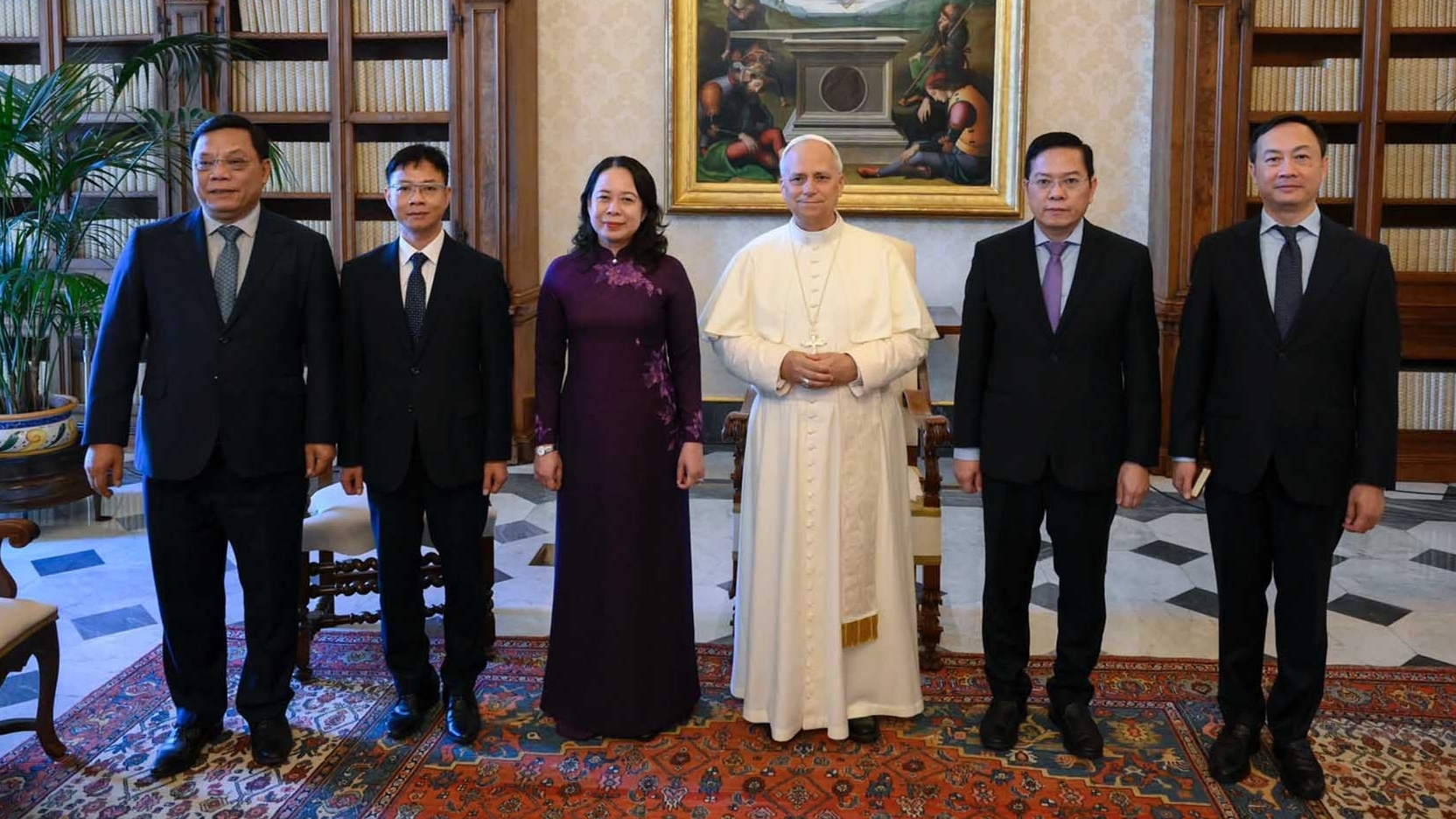Phó Chủ tịch nước Võ Thị Ánh Xuân chào Giáo hoàng Leo XIV