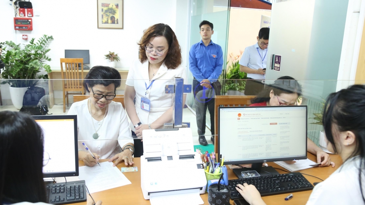 Đề xuất trình Bộ Chính trị điều chỉnh 3 nhóm phụ cấp, khung vị trí việc làm