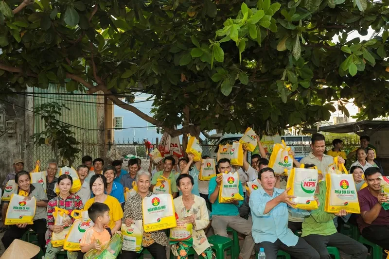 PVCFC tiên phong ứng dụng công nghệ Poli Phosphate vào sản xuất NPK, mang đến sản phẩm an toàn, hiệu quả và bền vững, được bà con nông dân tin dùng.