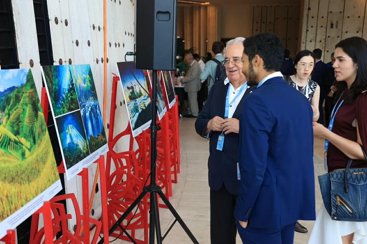 Một Việt Nam bản sắc, nhân văn và hội nhập qua những bức ảnh sống động tại Geneva, Thụy Sỹ Một Việt Nam bản sắc, nhân văn và hội nhập qua những bức ảnh sống động tại Geneva, Thụy Sỹ