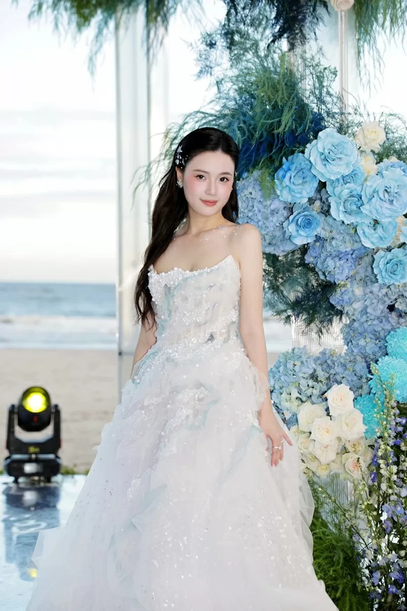 thời trang diễn viên Midu kỷ niệm một năm ngày cưới thời trang diễn viên Midu kỷ niệm một năm ngày cưới