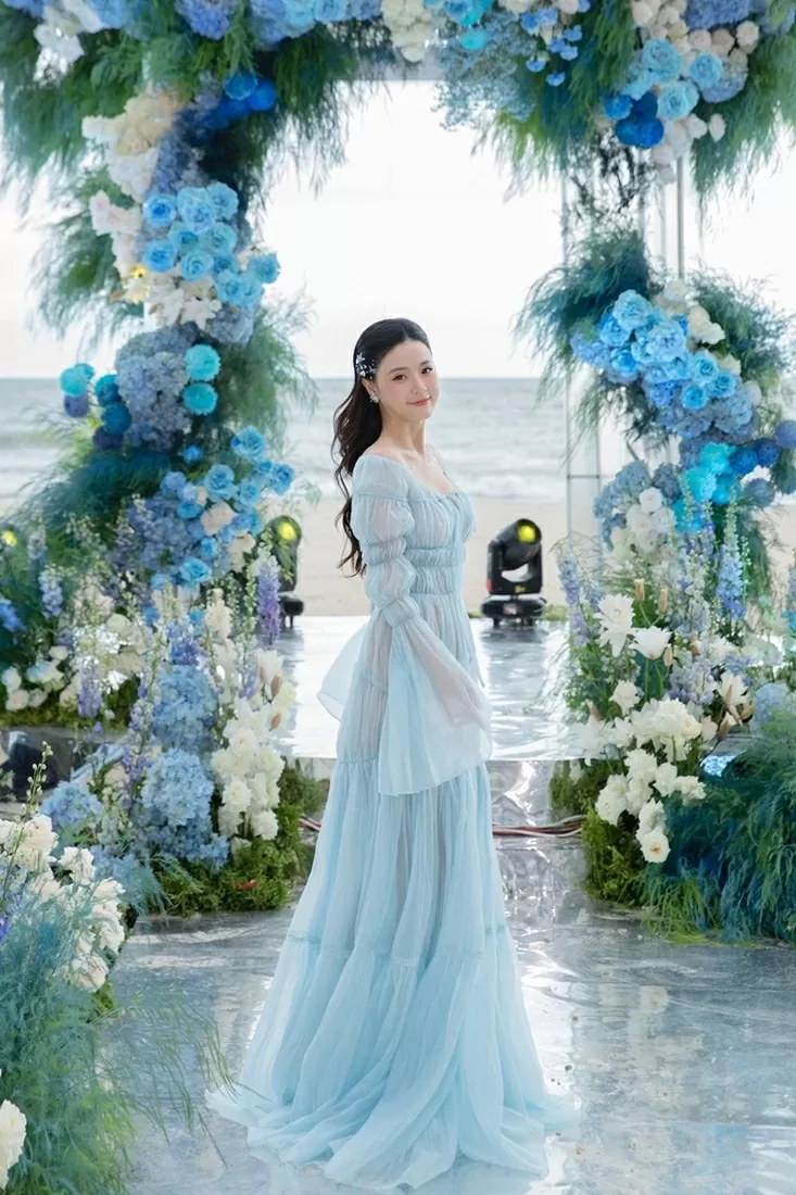 thời trang diễn viên Midu kỷ niệm một năm ngày cưới