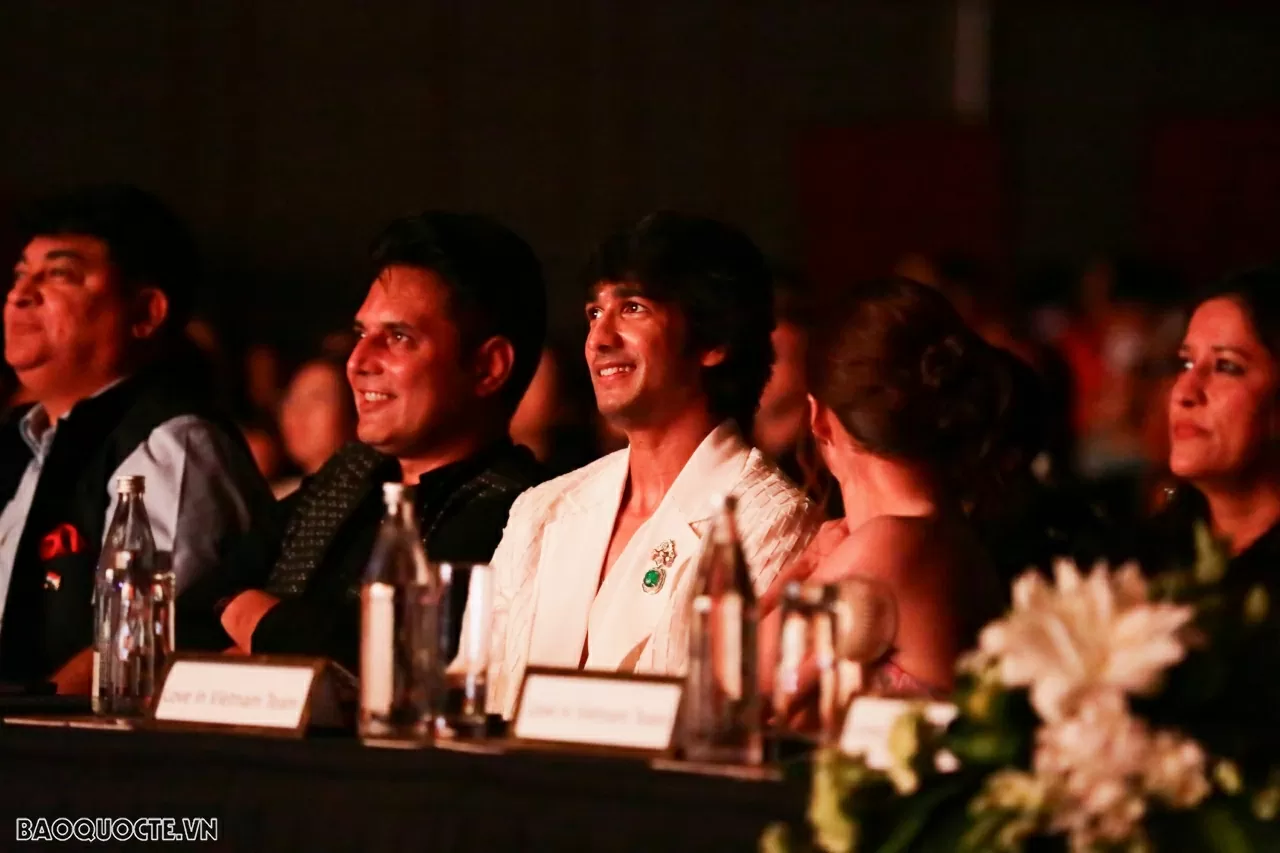 ‘Love in Vietnam’: Khi điện ảnh kết nối văn hóa và du lịch Đà Nẵng ‘Love in Vietnam’: Khi điện ảnh kết nối văn hóa và du lịch Đà Nẵng