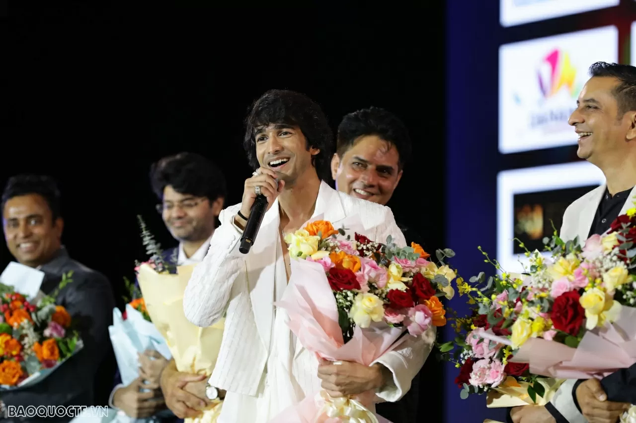 ‘Love in Vietnam’: Khi điện ảnh kết nối văn hóa và du lịch Đà Nẵng ‘Love in Vietnam’: Khi điện ảnh kết nối văn hóa và du lịch Đà Nẵng