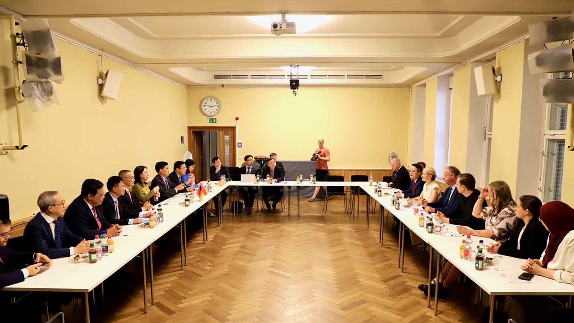 Tăng cường chia sẻ kinh nghiệm lý luận, thực tiễn giữa Đảng Cộng sản Việt Nam và Đảng Cánh tả Đức