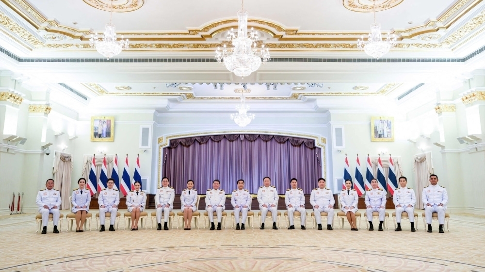 Thái Lan có Thủ tướng tạm quyền, nội các mới tuyên thệ