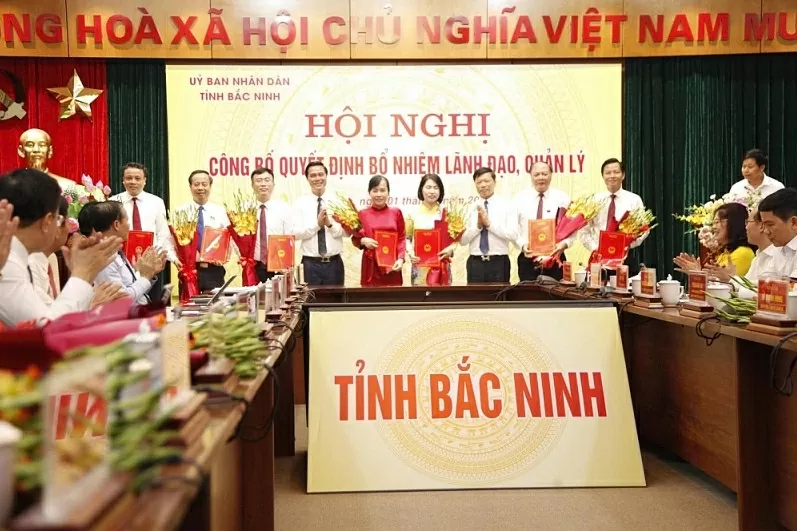 Bắc Ninh công bố quyết định bổ nhiệm lãnh đạo sở, ban, ngành, kiện toàn bộ máy sau sáp nhập Bắc Ninh công bố quyết định bổ nhiệm lãnh đạo sở, ban, ngành, kiện toàn bộ máy sau sáp nhập