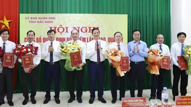 Bắc Ninh công bố quyết định bổ nhiệm lãnh đạo sở, ban, ngành, kiện toàn bộ máy sau sáp nhập Bắc Ninh công bố quyết định bổ nhiệm lãnh đạo sở, ban, ngành, kiện toàn bộ máy sau sáp nhập