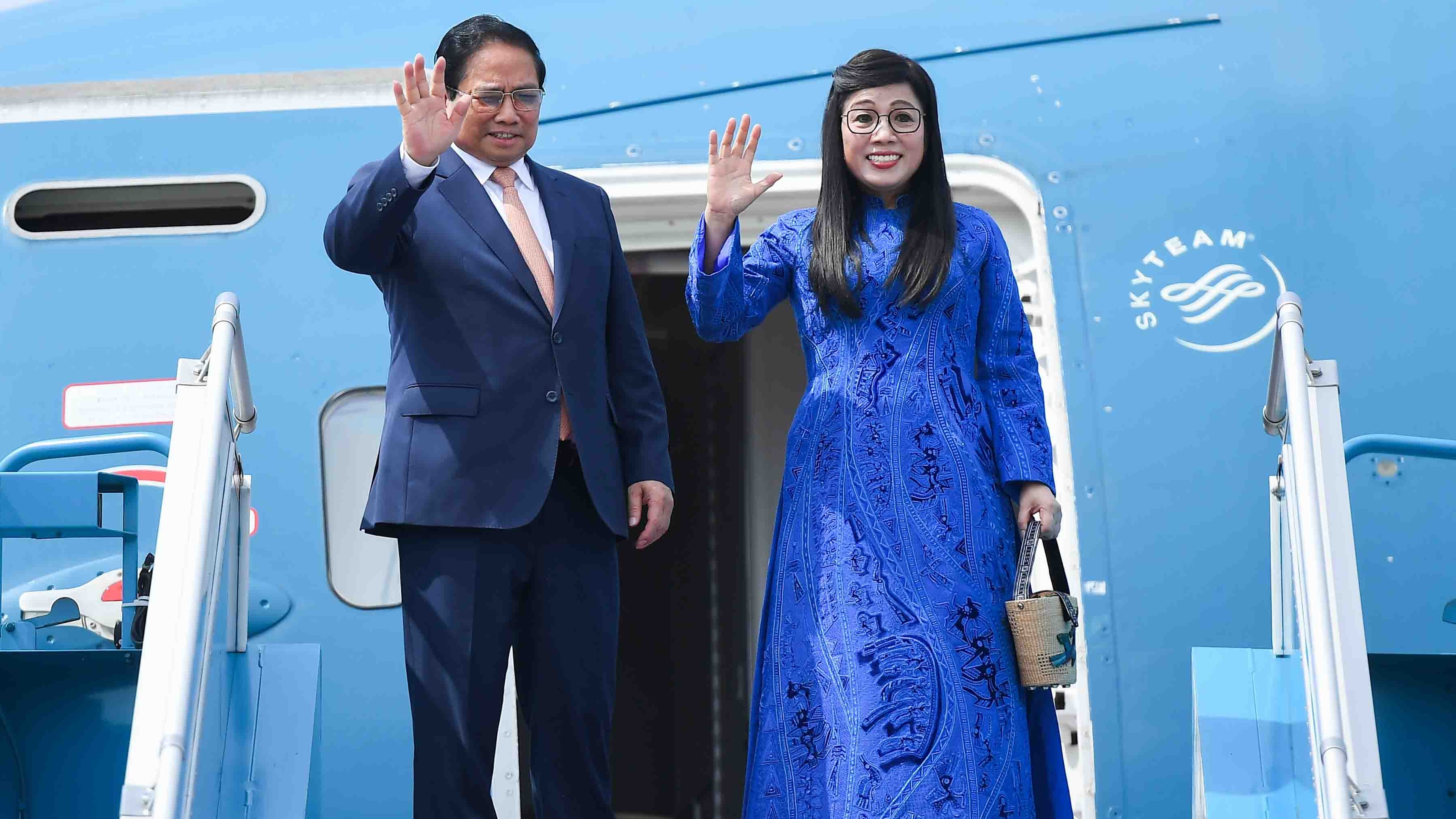 Thủ tướng Phạm Minh Chính và Phu nhân rời Hà Nội, bắt đầu chuyến công tác tại Brazil
