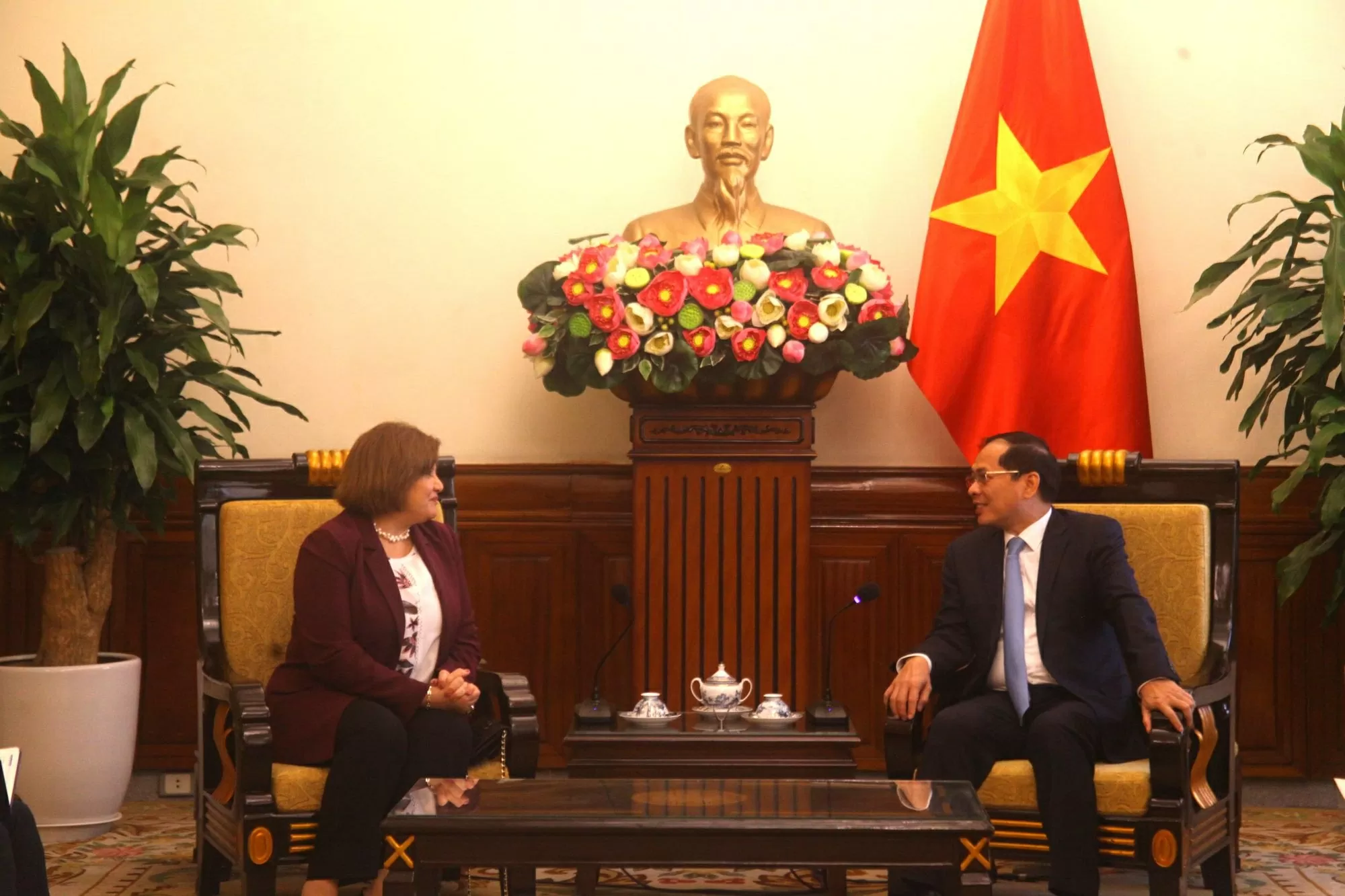 Phó Thủ tướng tiếp ĐS Ai Cập Phó Thủ tướng tiếp ĐS Ai Cập