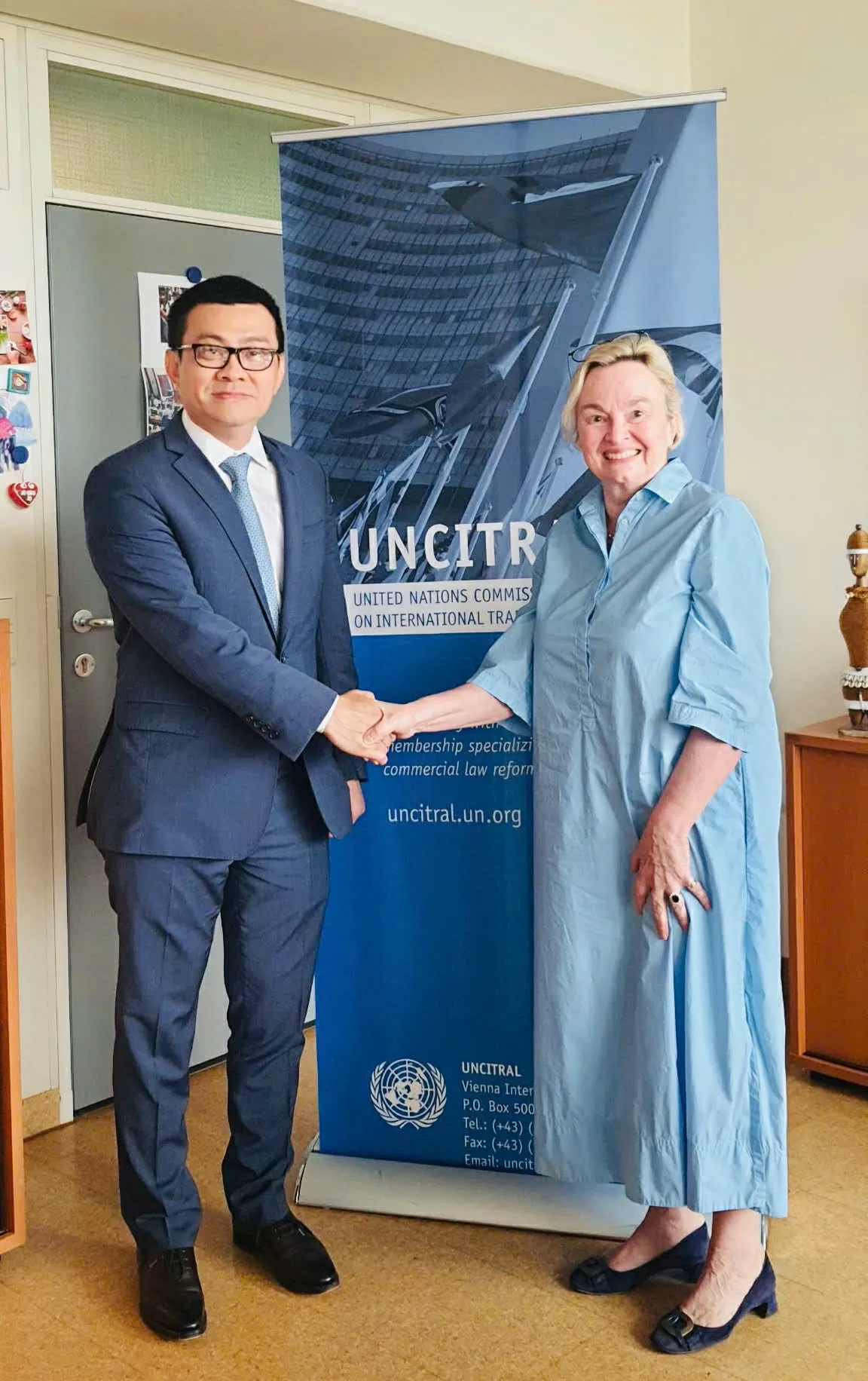 Đại sứ Vũ Lê Thái Hoàng, Trưởng Phái đoàn thường trực Việt Nam tại Liên hợp quốc và các tổ chức quốc tế tại Vienna đã có cuộc làm việc với bà Anna Joubin-Bret, Thư ký Ủy ban Luật thương mại quốc tế của Liên hợp quốc (UNCITRAL). (Nguồn: Phái đoàn thường trực...)