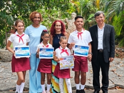 Thiếu nhi Cuba vẽ tranh, viết văn tôn vinh tình hữu nghị không biên giới với Việt Nam