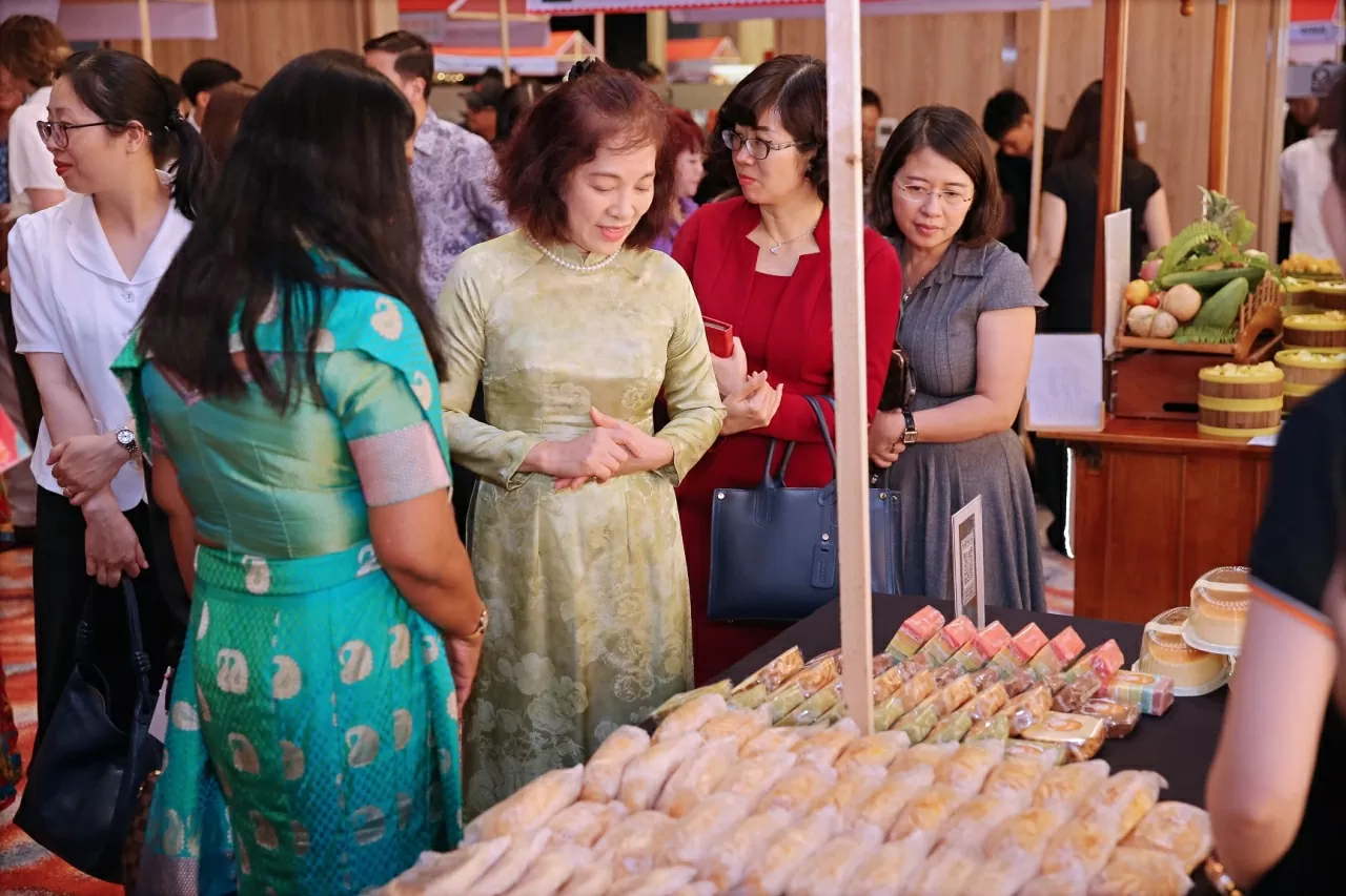 Ẩm thực và văn hóa: Cầu nối vô hình nhưng bền chặt giữa Việt Nam, Singapore và ASEAN Ẩm thực và văn hóa: Cầu nối vô hình nhưng bền chặt giữa Việt Nam, Singapore và ASEAN