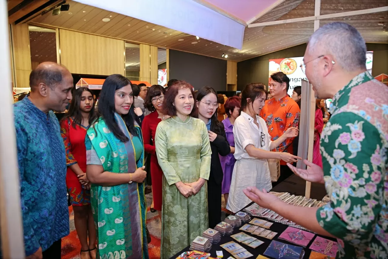 Ẩm thực và văn hóa: Cầu nối vô hình nhưng bền chặt giữa Việt Nam, Singapore và ASEAN Ẩm thực và văn hóa: Cầu nối vô hình nhưng bền chặt giữa Việt Nam, Singapore và ASEAN