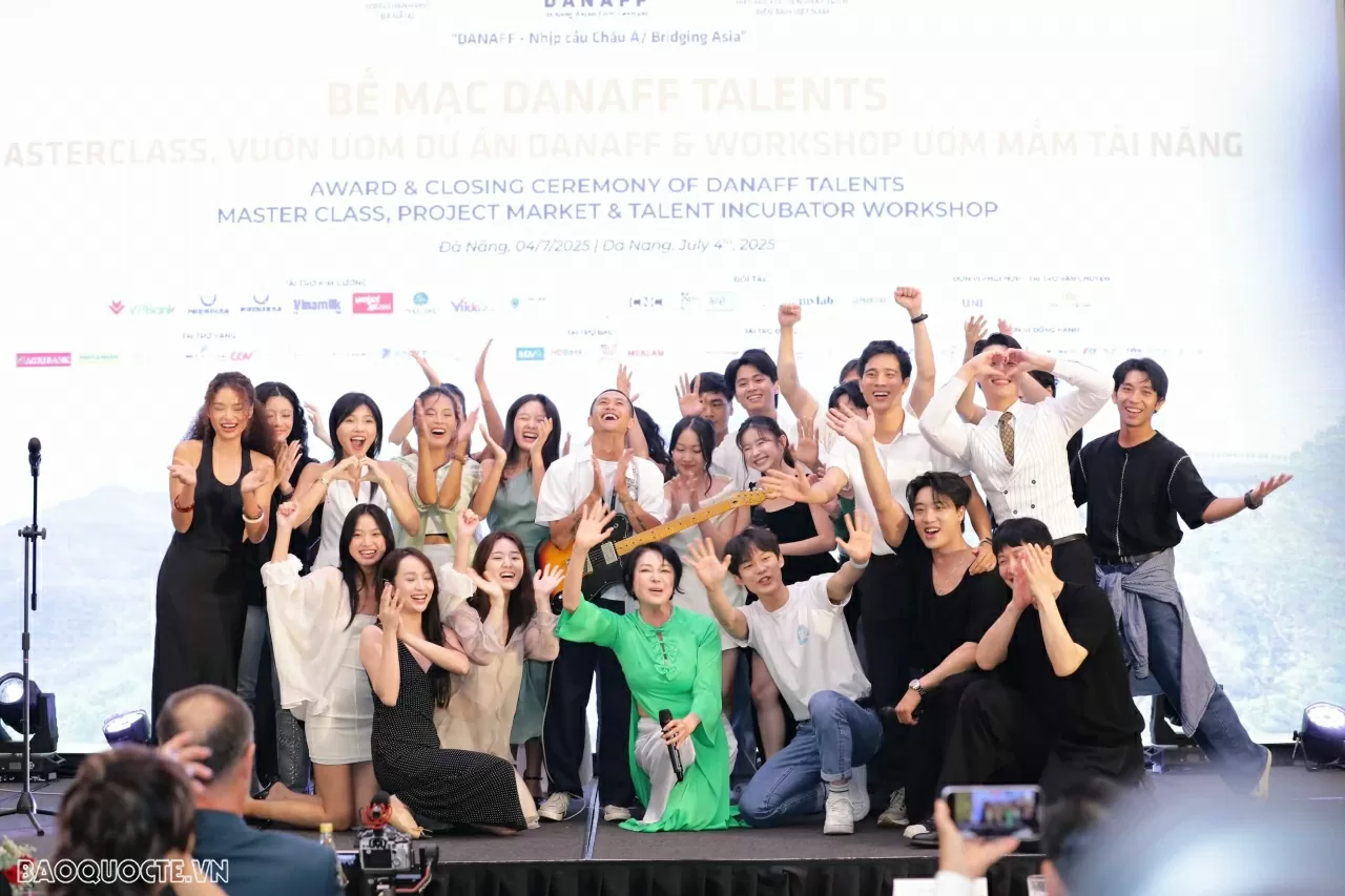 Trao 13.000 USD cho ba dự án điện ảnh trẻ xuất sắc tại DANAFF TALENTS 2025 Trao 13.000 USD cho ba dự án điện ảnh trẻ xuất sắc tại DANAFF TALENTS 2025