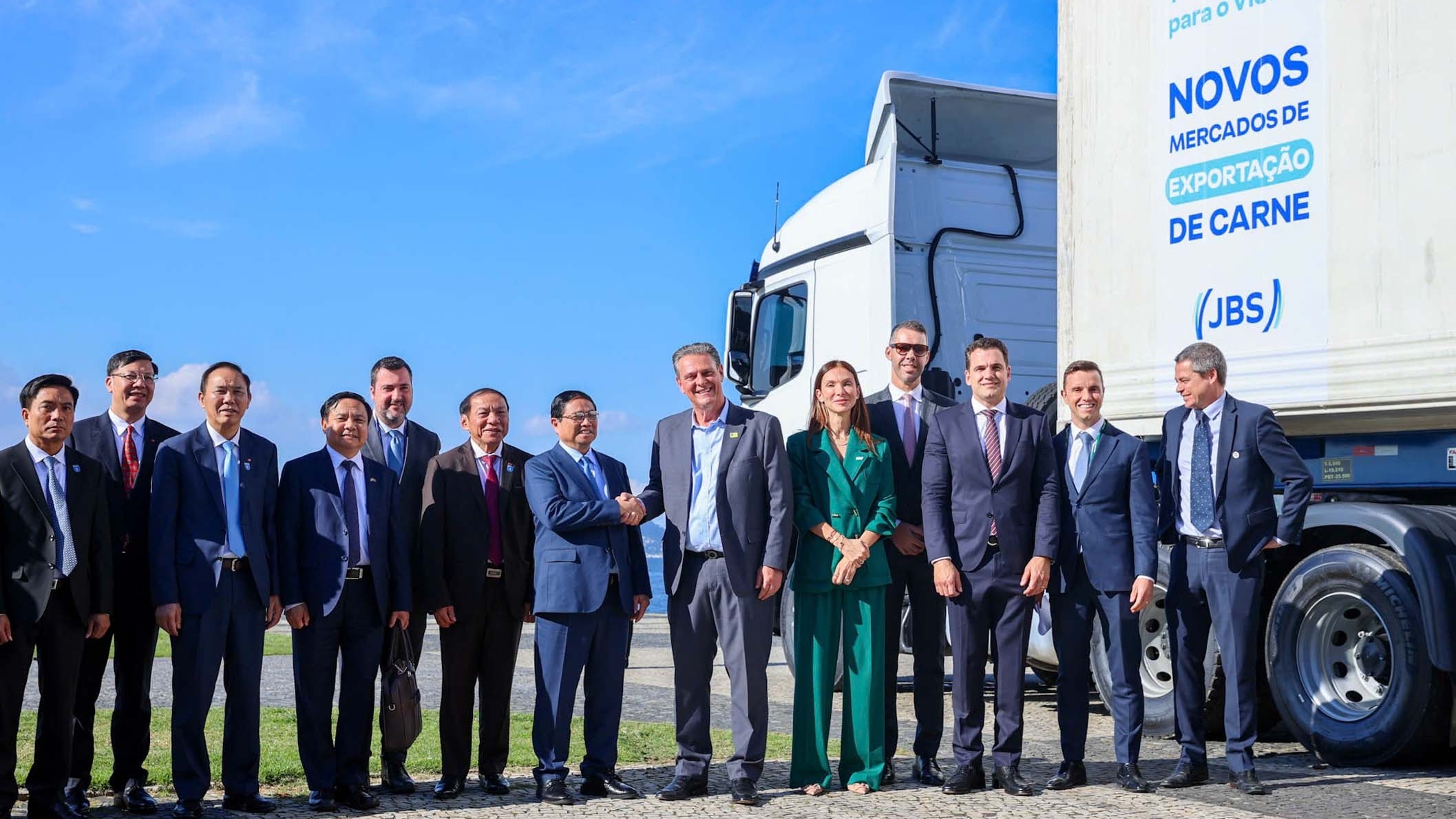 Thủ tướng Phạm Minh Chính đề nghị lập cà phê thương hiệu chung Việt Nam-Brazil