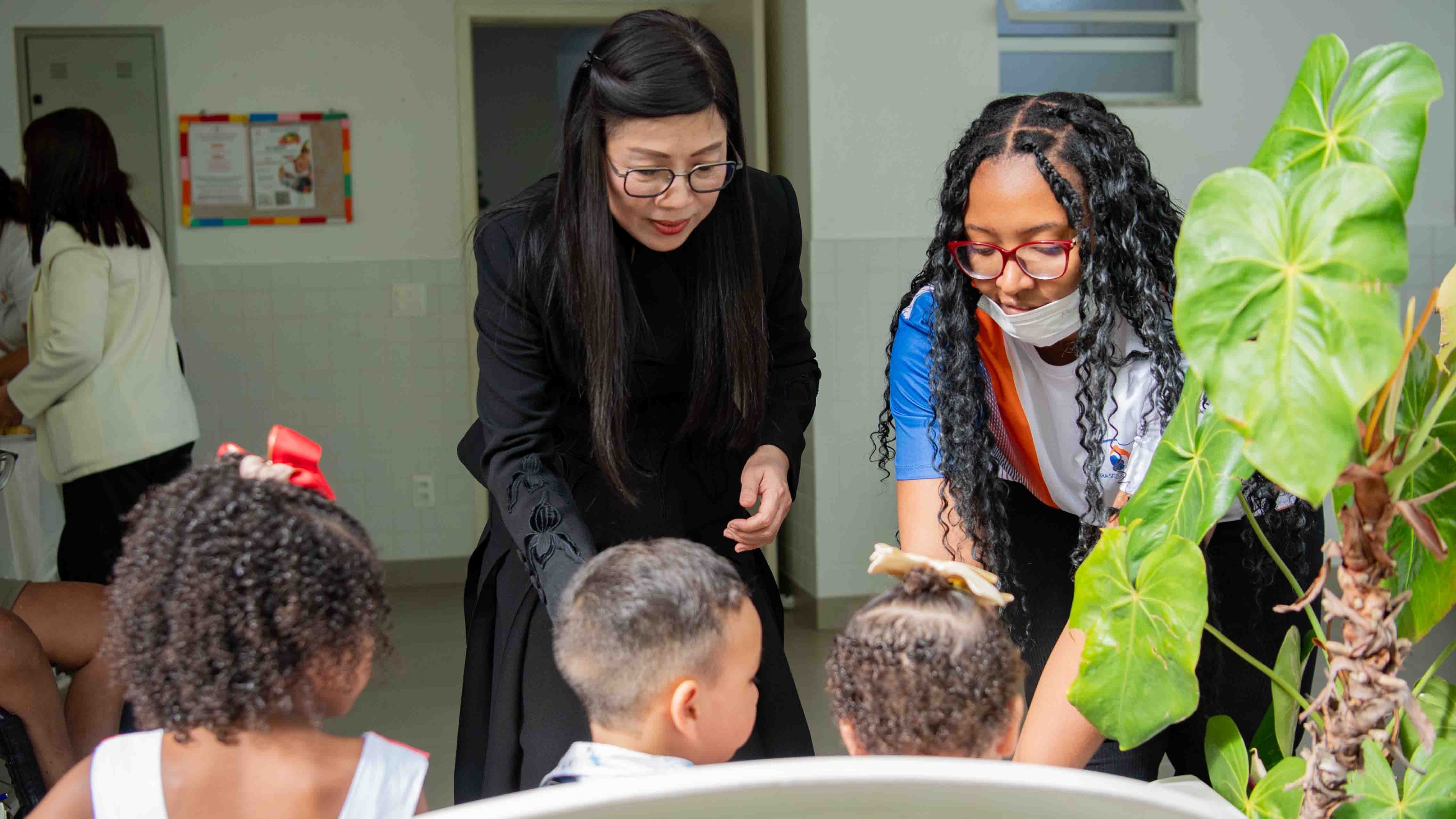 Phu nhân Thủ tướng thăm Trung tâm phúc lợi xã hội Dona Meca, Brazil