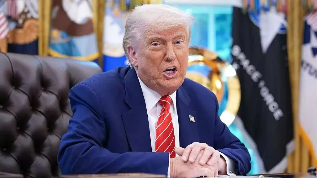 Tổng thống Mỹ Donald Trump 'chốt' chuyển thêm vũ khí cho Ukraine, nói Kiev cần tự vệ. (Nguồn: Getty Imgaes) Tổng thống Mỹ Donald Trump 'chốt' chuyển thêm vũ khí cho Ukraine, nói Kiev cần tự vệ. (Nguồn: Getty Imgaes)