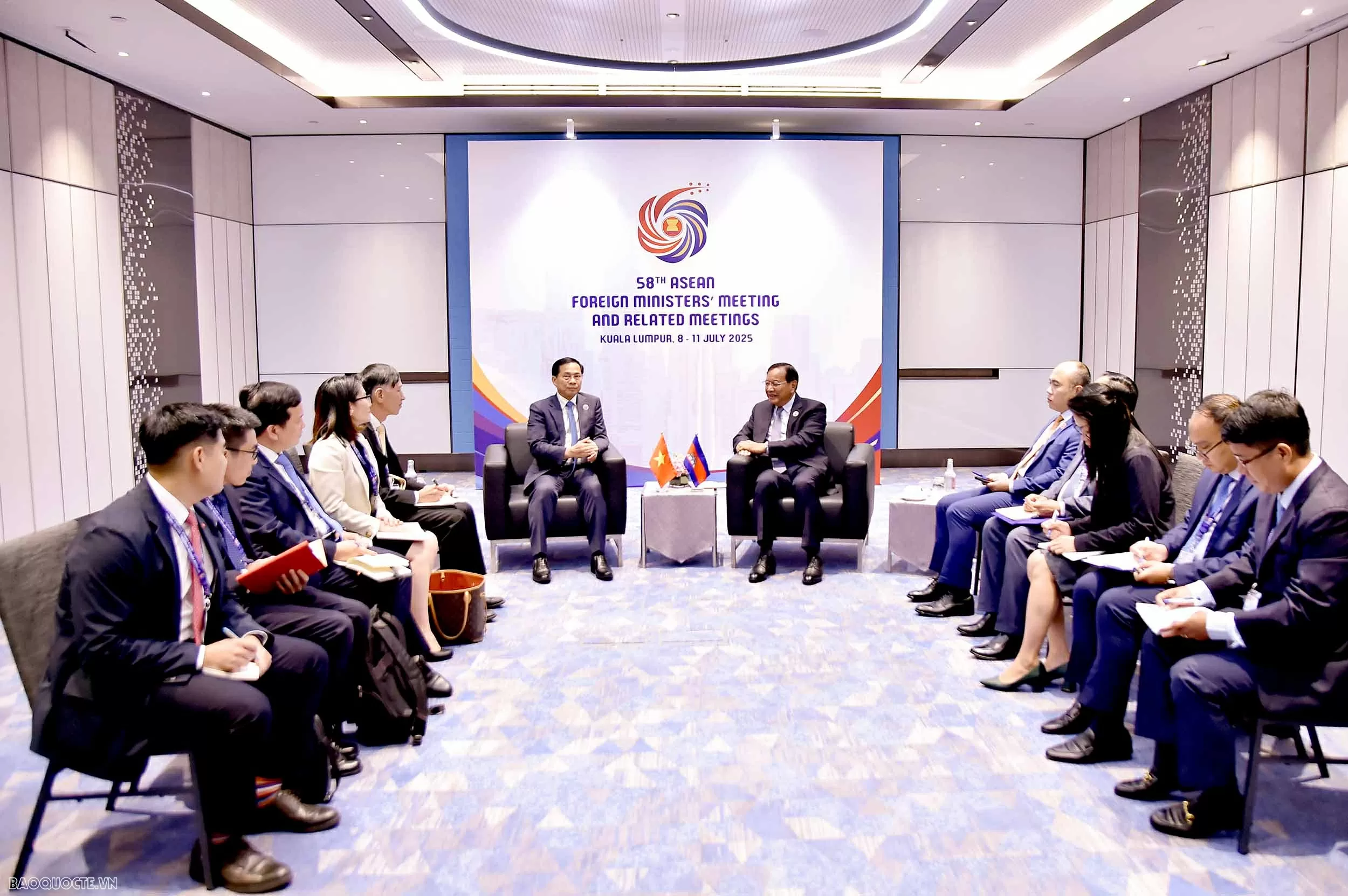 Phó Thủ tướng, Bộ trưởng Ngoại giao Bùi Thanh Sơn gặp Phó Thủ tướng, Bộ trưởng Ngoại giao Campuchia Phó Thủ tướng, Bộ trưởng Ngoại giao Bùi Thanh Sơn gặp Phó Thủ tướng, Bộ trưởng Ngoại giao Campuchia