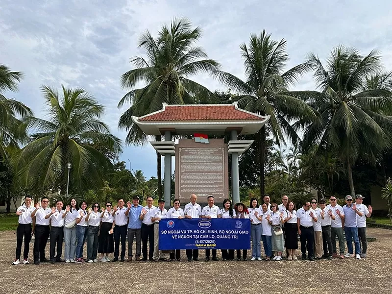 Sở Ngoại vụ Thành phố Hồ Chí Minh - Hành trình 'Uống nước nhớ nguồn' tại Quảng Trị Sở Ngoại vụ Thành phố Hồ Chí Minh - Hành trình 'Uống nước nhớ nguồn' tại Quảng Trị