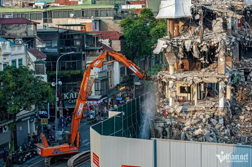 Toà nhà Hàm cá mập Toà nhà Hàm cá mập