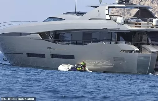 Dáng vóc sau sinh nuột nà 'khó tin' của bạn gái Haaland Dáng vóc sau sinh nuột nà 'khó tin' của bạn gái Haaland