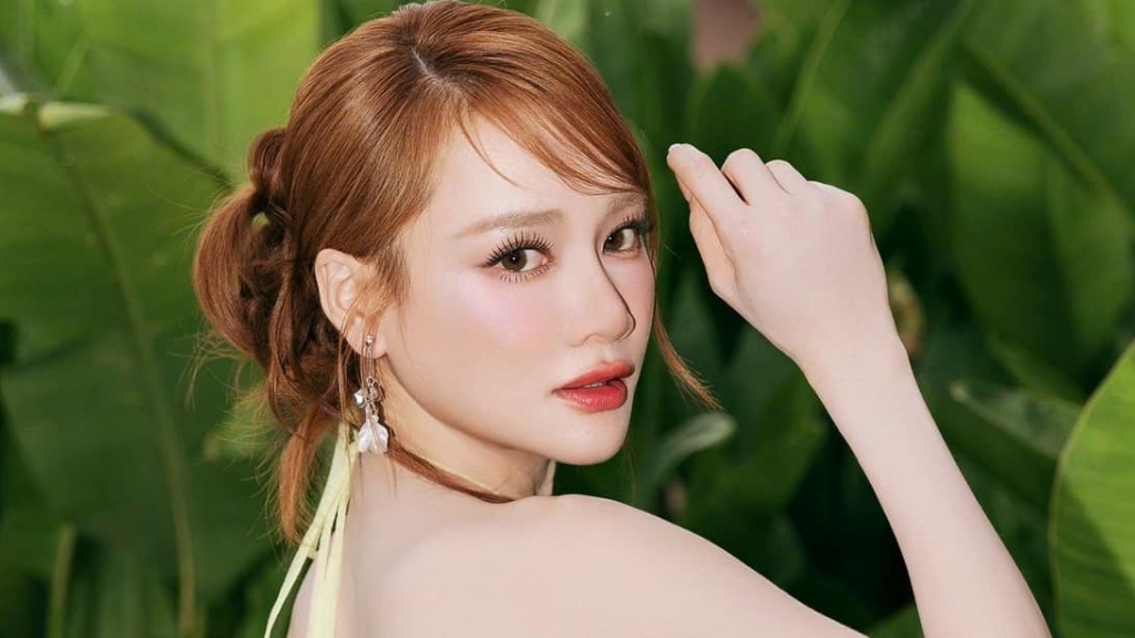 Xao xuyến trước vẻ đẹp của diễn viên Nhã Phương