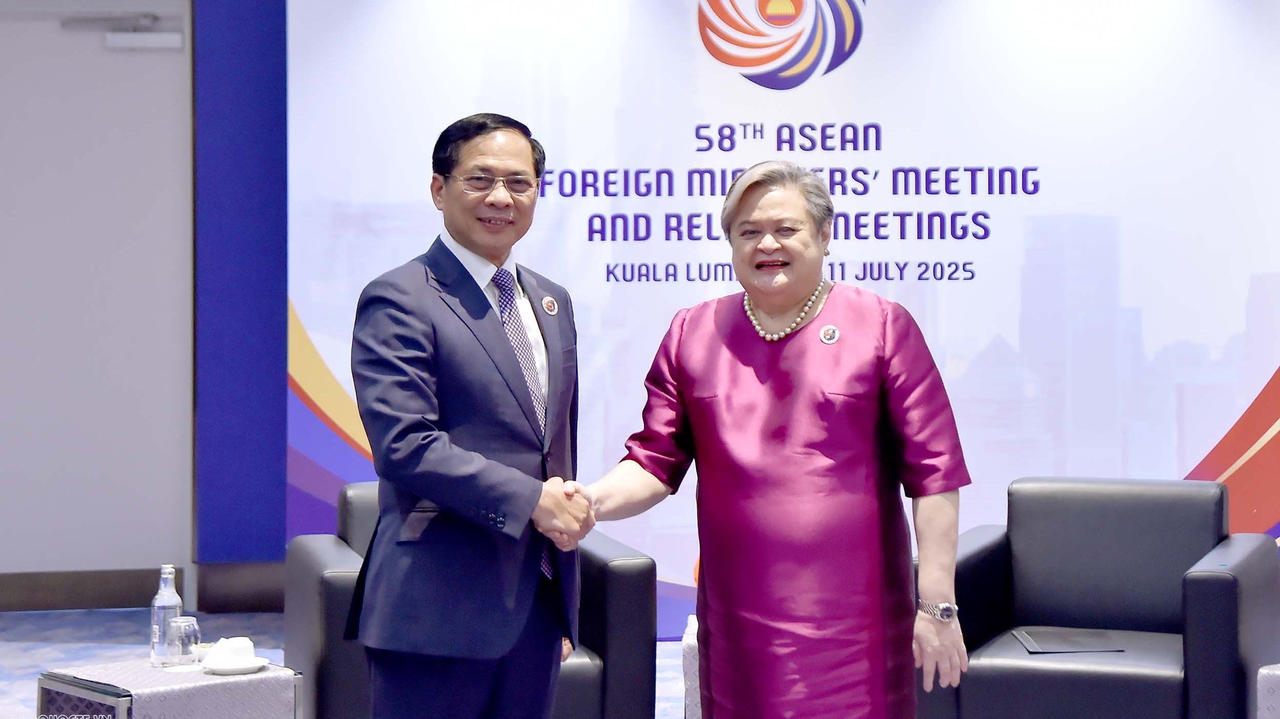 Phó Thủ tướng, Bộ trưởng Ngoại giao Bùi Thanh Sơn tiếp Bộ trưởng Ngoại giao Philippines