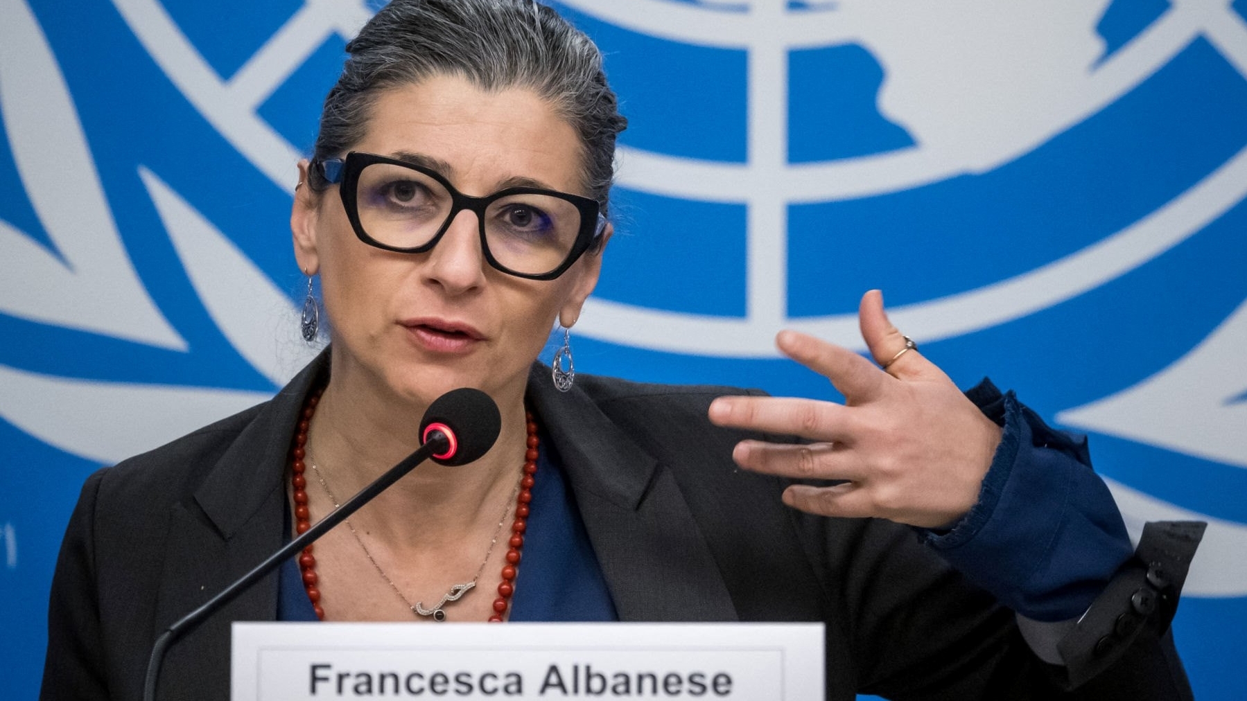 Mỹ trừng phạt chuyên gia Liên hợp quốc, chuyển cho Israel 100.000 tấn thiết bị quân sự