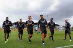 Lyon ở lại Ligue 1, đẩy Crystal Palace ra khỏi Europa League