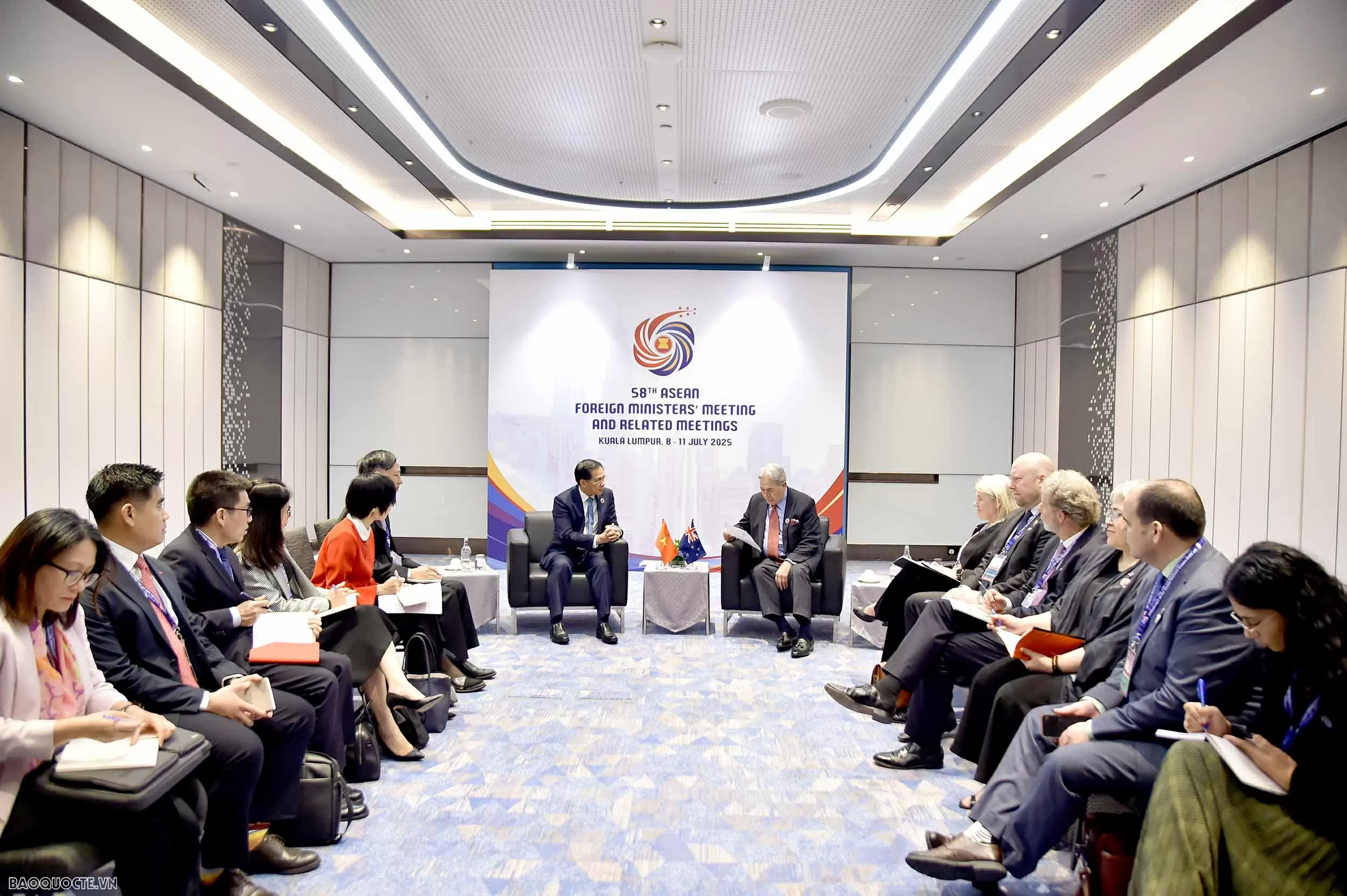 Phó Thủ tướng, Bộ trưởng Ngoại giao Bùi Thanh Sơn gặp Bộ trưởng Ngoại giao New Zealand Winston Peters Việt Nam-New Zealand hướng đến kim ngạch thương mại 3 tỷ USD vào năm 2026