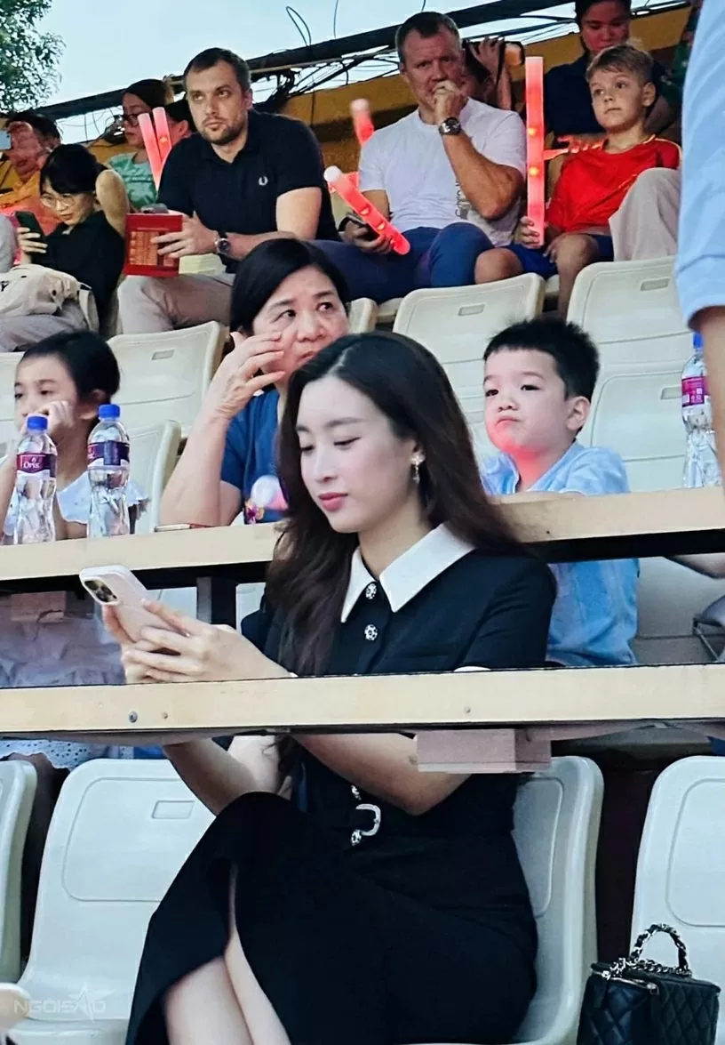 Hoa hậu Đỗ Mỹ Linh