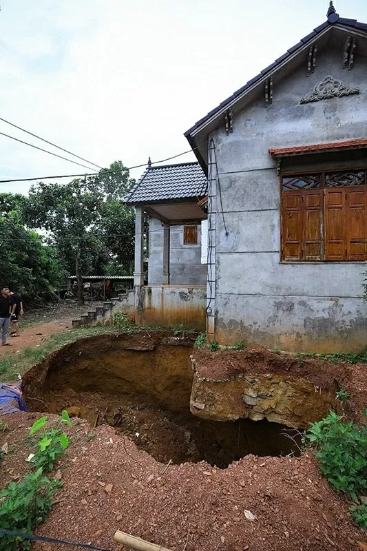 Phú Thọ: Nhà người dân sụt lở nghiêm trọng Phú Thọ: Nhà người dân sụt lở nghiêm trọng