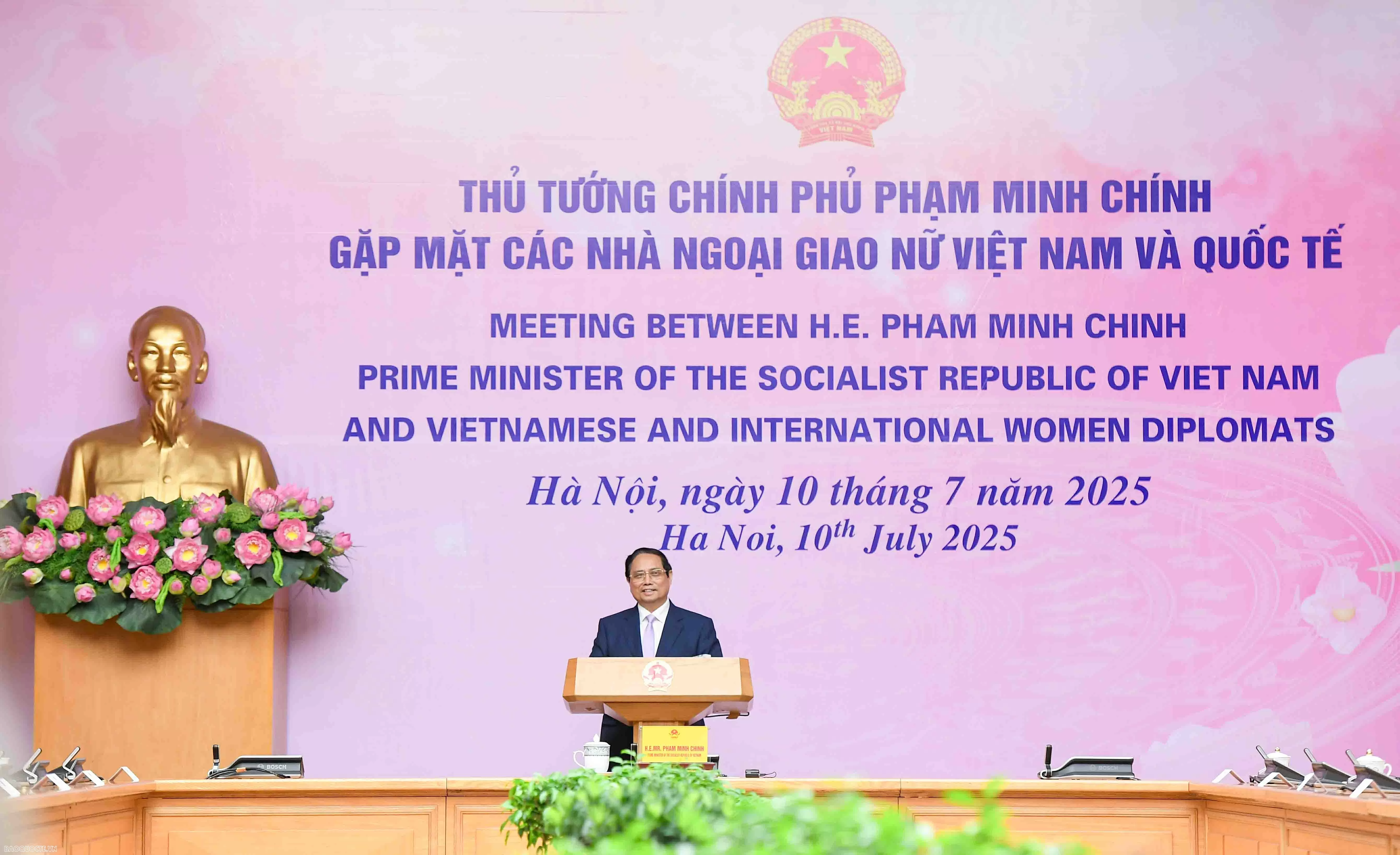 Các nhà ngoại giao nữ: Những nhân tố đặc biệt trong thực hiện khát vọng của nhân loại Các nhà ngoại giao nữ: Những nhân tố đặc biệt trong thực hiện khát vọng của nhân loại