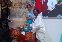 Tổng thư ký OIF ấn tượng với các hoạt động tôn vinh Pháp ngữ của Nhà triển lãm Việt Nam tại EXPO 2025