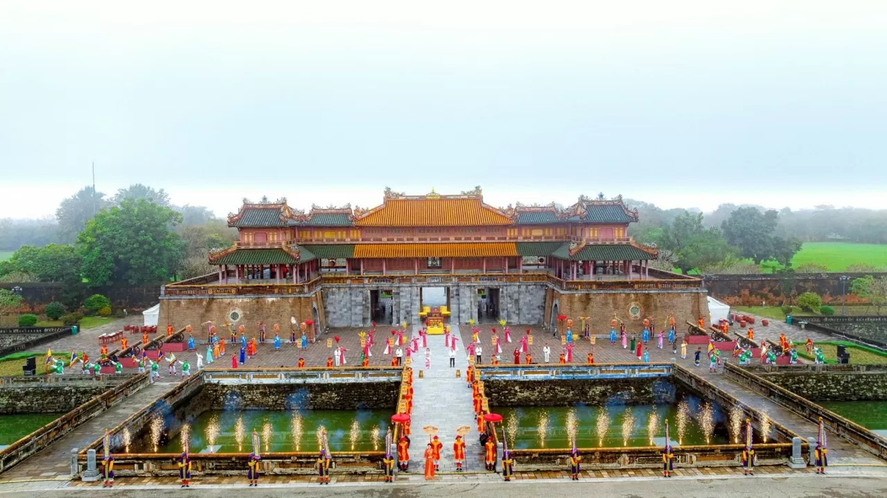 TP. Huế cùng đất nước bước vào kỷ nguyên mới