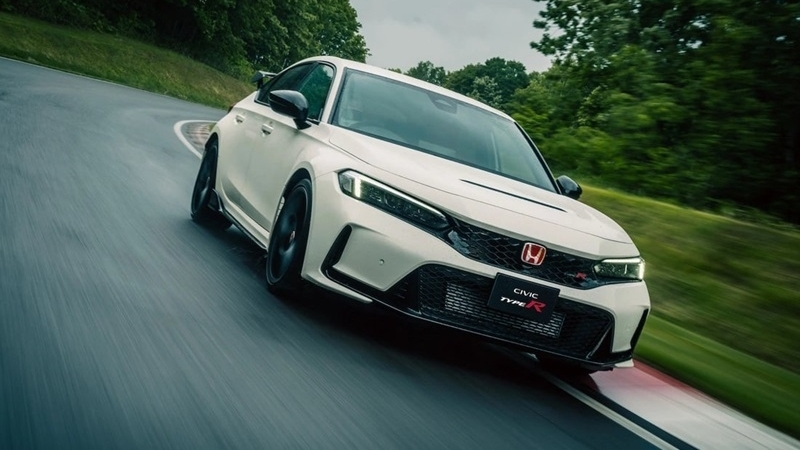 Top 10 xe ô tô bán chậm nhất thị trường Việt Nam nửa đầu năm 2025