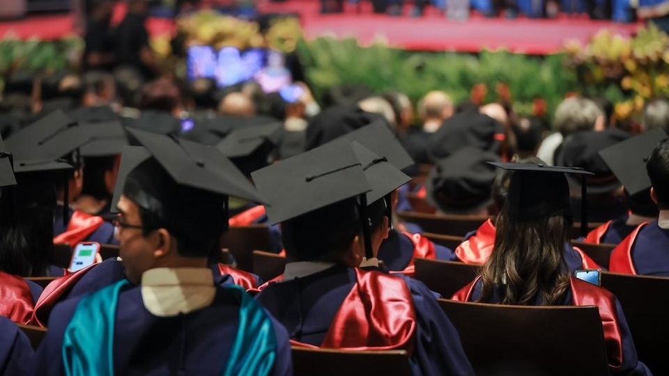 Sinh viên chạy đua vào câu lạc bộ danh giá để làm bàn đạp cho tương lai