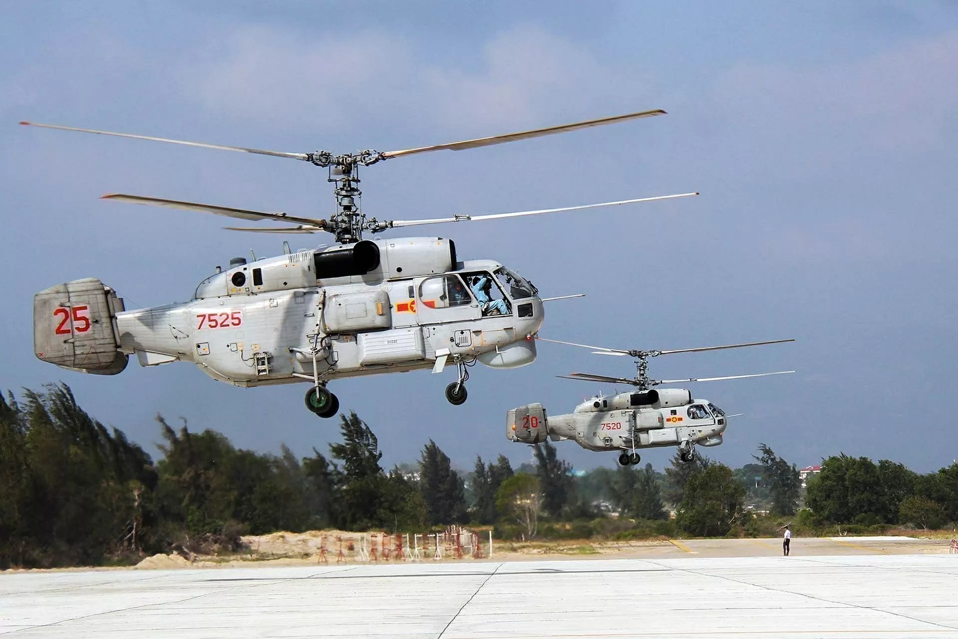 Chuẩn bị tốt huấn luyện bay diễu binh Quốc khánh Chuẩn bị tốt huấn luyện bay diễu binh Quốc khánh