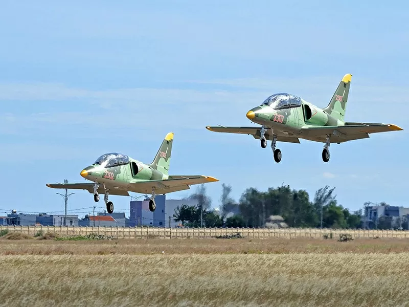 Máy bay L-39NG luyện tập tại sân bay Tuy Hòa, sẵn sàng cho nhiệm vụ bay chào mừng kỷ niệm 80 năm Quốc khánh. Ảnh: Quân chủng Phòng không - Không quân Máy bay L-39NG luyện tập tại sân bay Tuy Hòa, sẵn sàng cho nhiệm vụ bay chào mừng kỷ niệm 80 năm Quốc khánh. Ảnh: Quân chủng Phòng không - Không quân