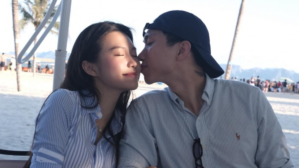 Tan chảy với bộ ảnh tình tứ, ngọt ngào của Đoàn Văn Hậu - Doãn Hải My