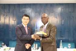 Phó Chủ tịch Quốc hội Vũ Hồng Thanh hội đàm với Phó Chủ tịch Quốc hội Bờ Biển Ngà