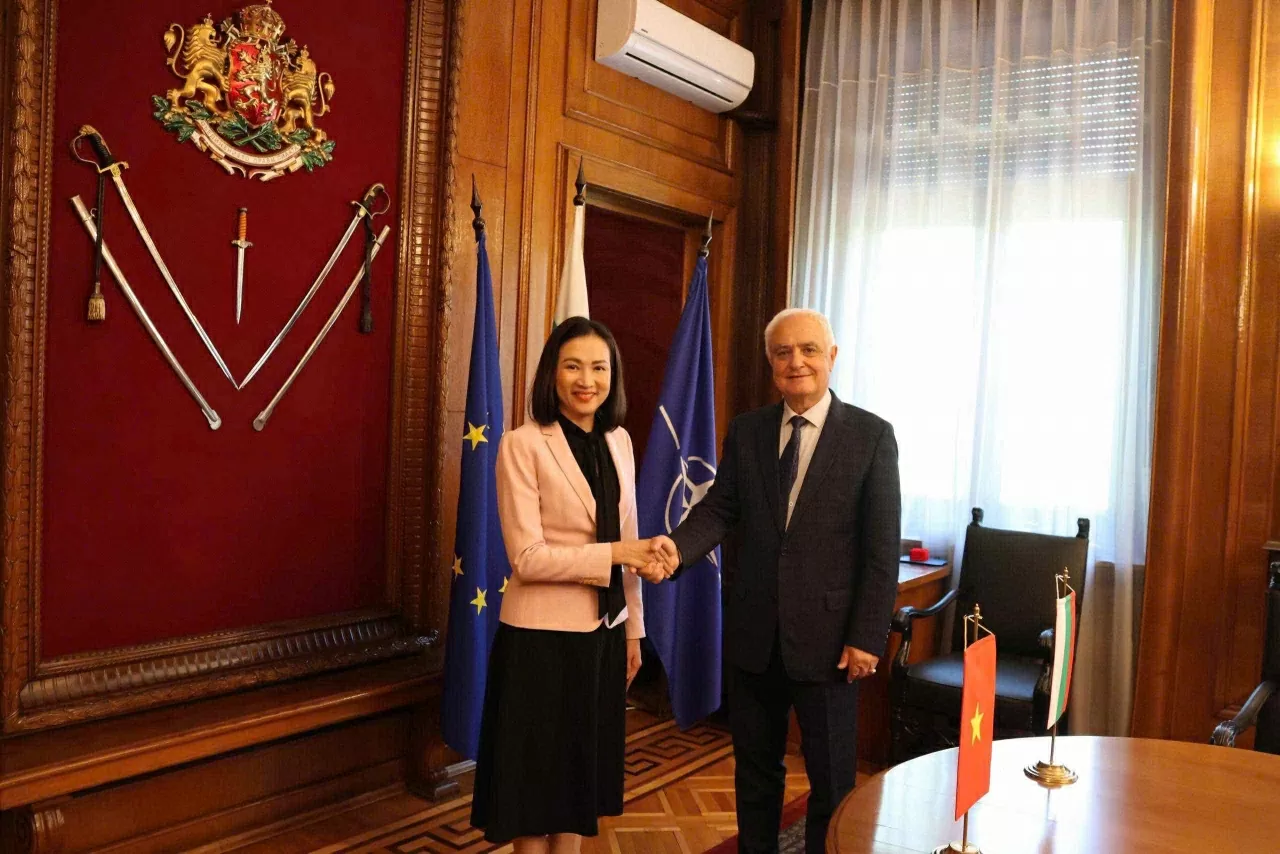 Việt Nam và Bulgaria tăng cường giao lưu, trao đổi kinh nghiệm trong lĩnh vực quốc phòng Việt Nam và Bulgaria tăng cường giao lưu, trao đổi kinh nghiệm trong lĩnh vực quốc phòng