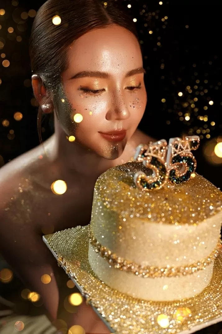 Phan Minh Huyền đón sinh nhật tròn 35 tuổi hồi tháng 6. Sau nhiều năm ly hôn, cô vẫn tận hưởng cuộc sống độc thân với những chuyến du lịch bất tận cùng bạn bè và sở thích chơi thể thao, giữ gìn vóc dáng. Phan Minh Huyền đón sinh nhật tròn 35 tuổi hồi tháng 6. Sau nhiều năm ly hôn, cô vẫn tận hưởng cuộc sống độc thân với những chuyến du lịch bất tận cùng bạn bè và sở thích chơi thể thao, giữ gìn vóc dáng.