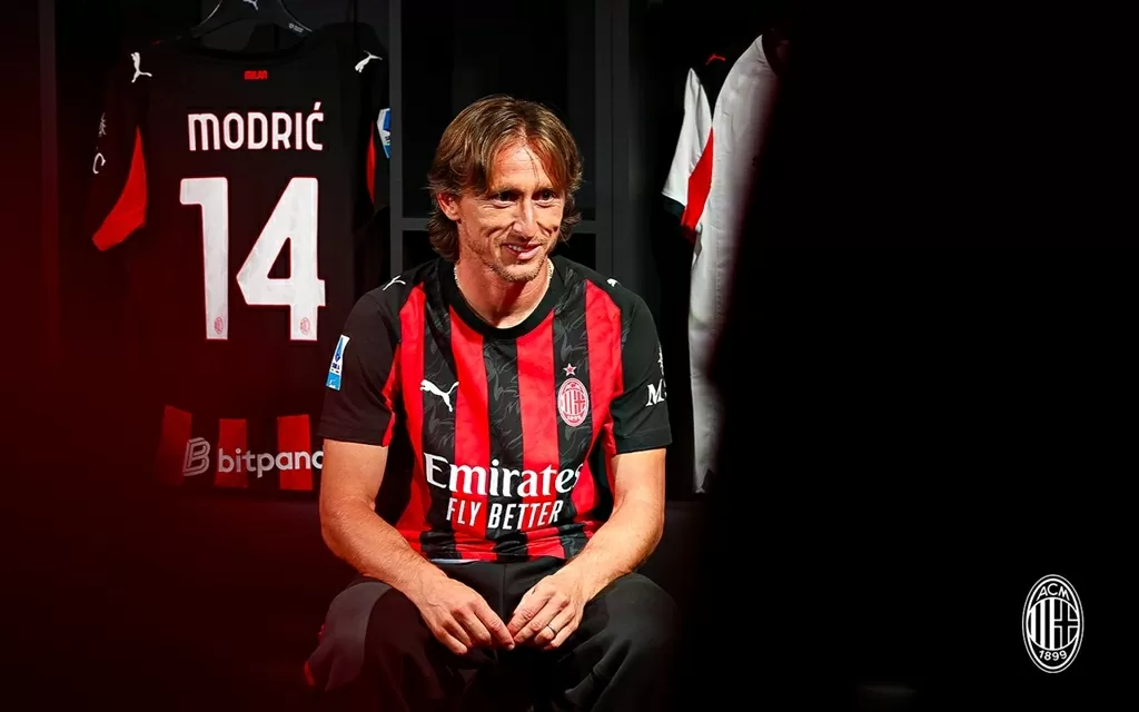 Công bố số áo và tiết lộ mức lương của Modric tại AC Milan