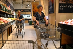 Loạt 'đá tảng' đang đè nặng lên kinh tế Trung Quốc, thuế quan của Mỹ không phải cú sốc duy nhất