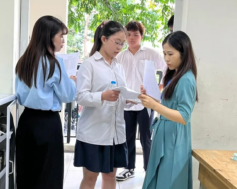 Năm 2025, gần 1.000 thí sinh trượt tốt nghiệp THPT, điểm liệt chủ yếu ở môn Toán Năm 2025, gần 1.000 thí sinh trượt tốt nghiệp THPT, điểm liệt chủ yếu ở môn Toán