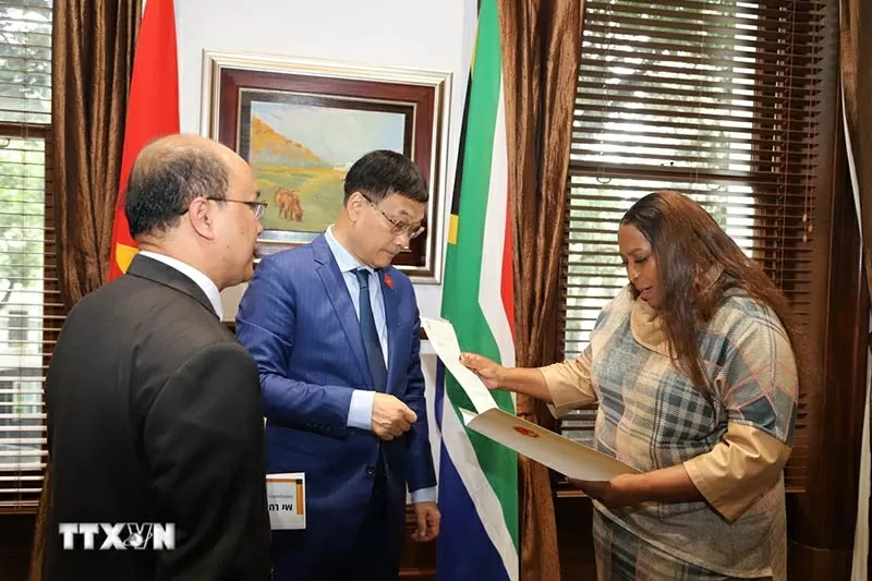 Nam Phi là đối tác quan trọng hàng đầu của Việt Nam tại khu vực Nam Phi là đối tác quan trọng hàng đầu của Việt Nam tại khu vực