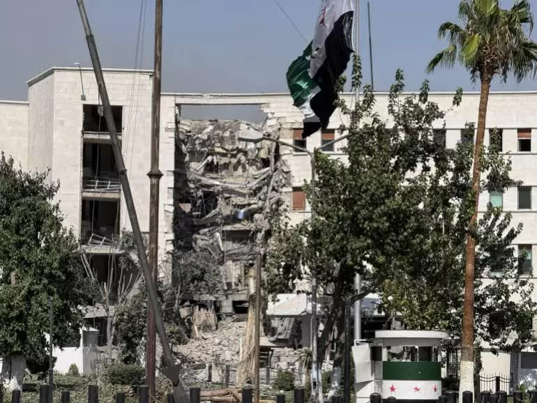 Tình hình Syria: Israel tiếp tục tấn công dù đã có thỏa thuận ngừng bắn ở Sweida, Mỹ quan ngại về đồng minh, Damascus nhờ HĐBA ra mặt Tình hình Syria: Israel tiếp tục tấn công dù đã có thỏa thuận ngừng bắn ở Sweida, Mỹ quan ngại về đồng minh, Damascus nhờ HĐBA ra mặt